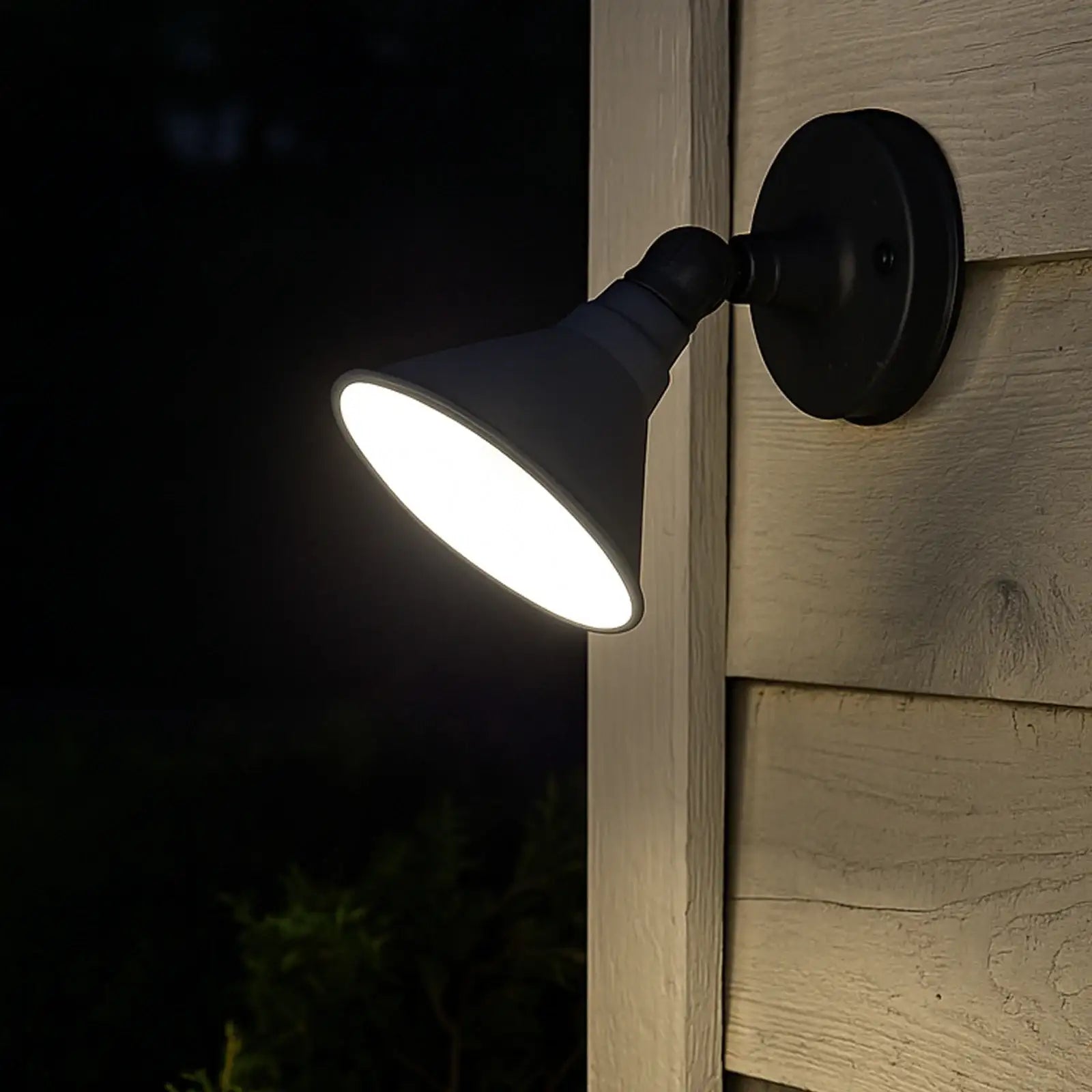 Arlec PAR38 CCT 1350lm smart globe – Wi-Fi ES LED spotlight with colour temperature control