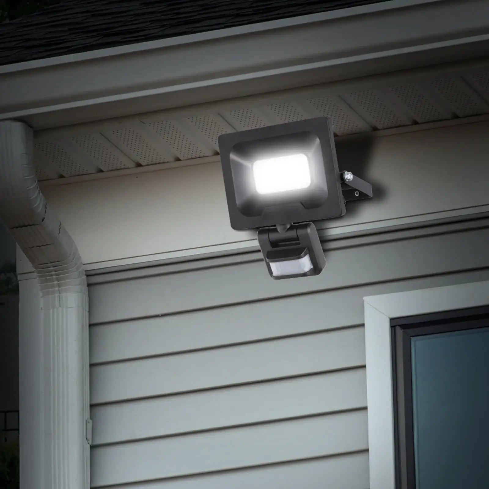 Arlec 20W LED security floodlight with PIR motion sensor – outdoor DIY flood light with IP54 rating and adjustable beam