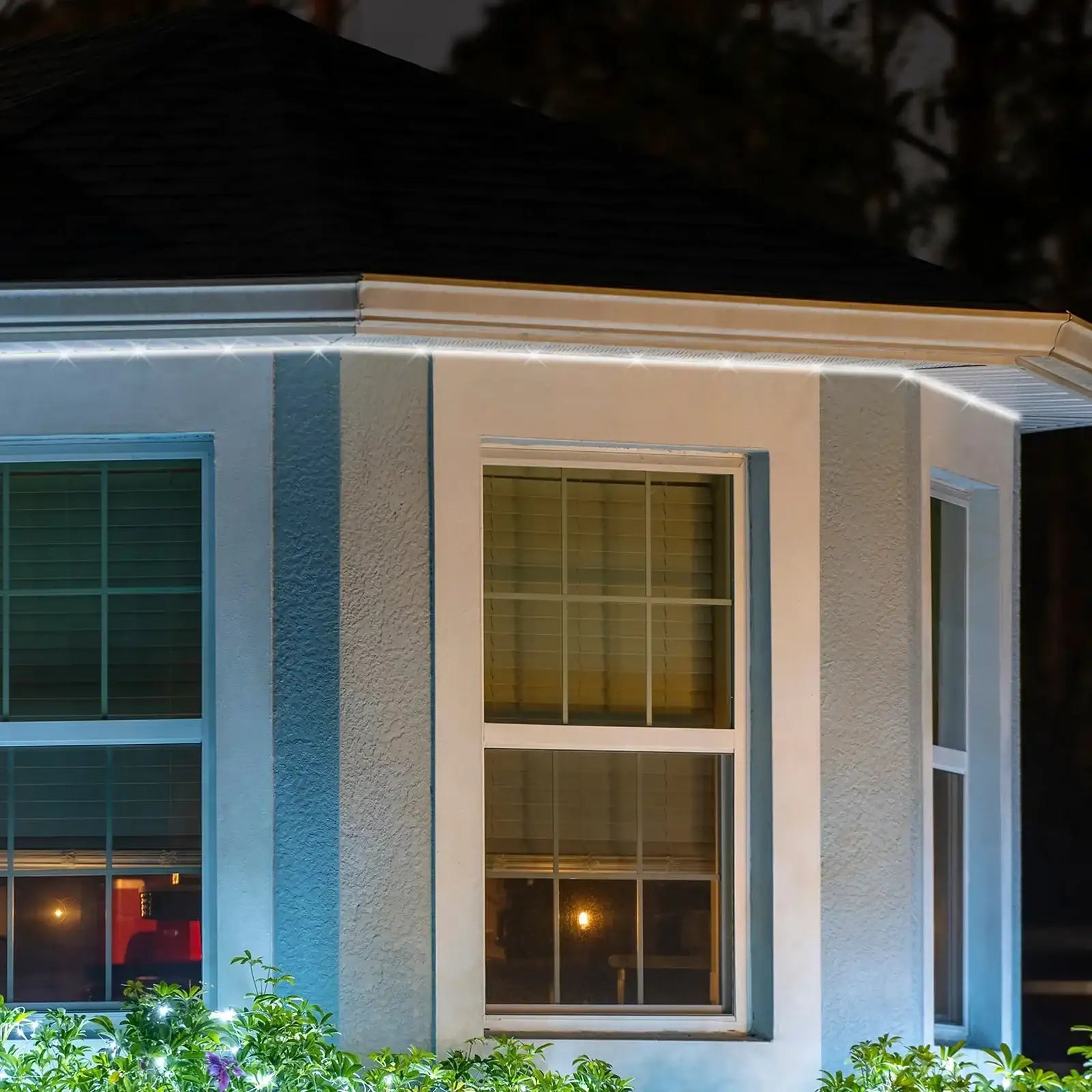 Arlec 30m white festive LED rope light with 8-function remote for indoor/outdoor décor