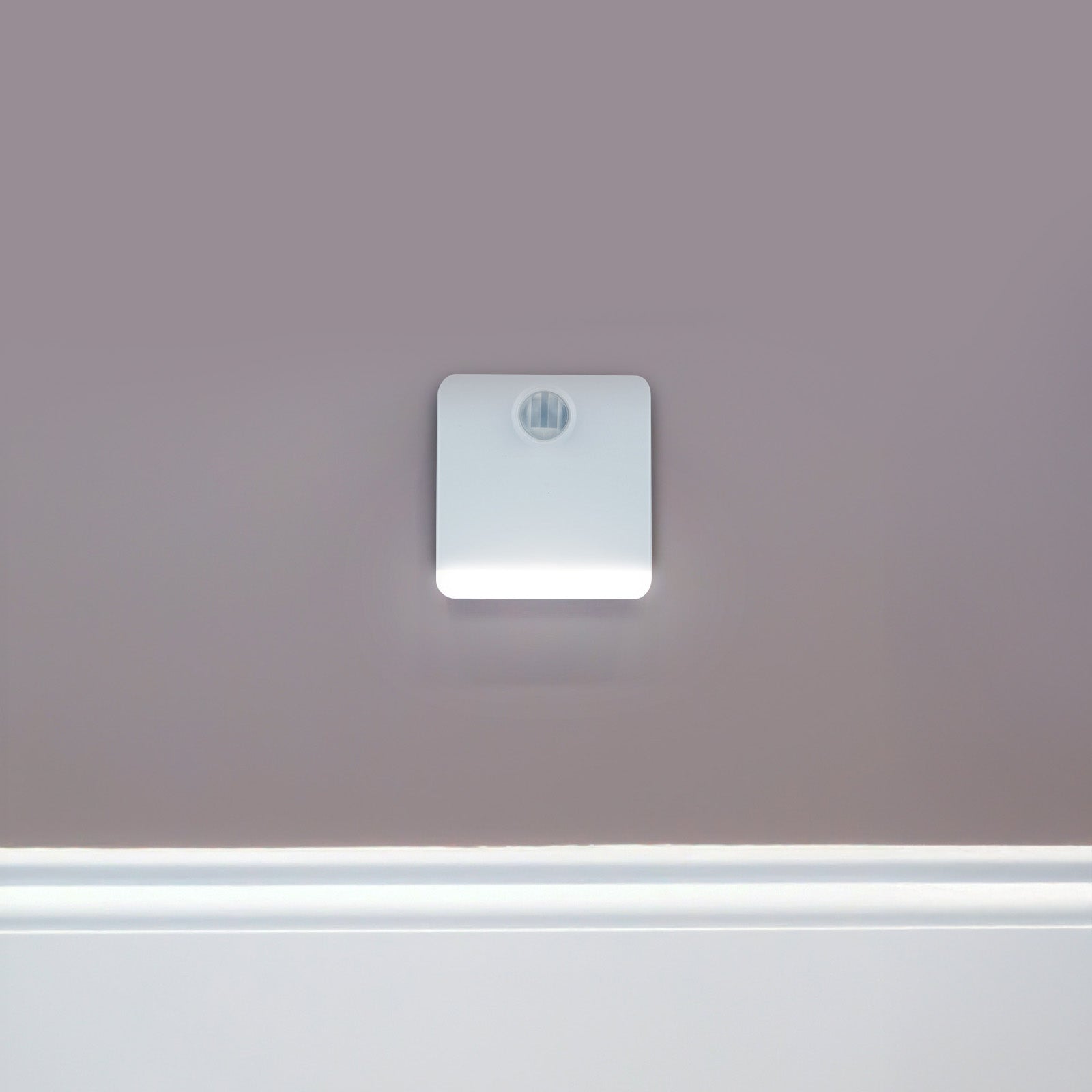 Arlec square white LED motion sensor night light with 3m range for indoor use