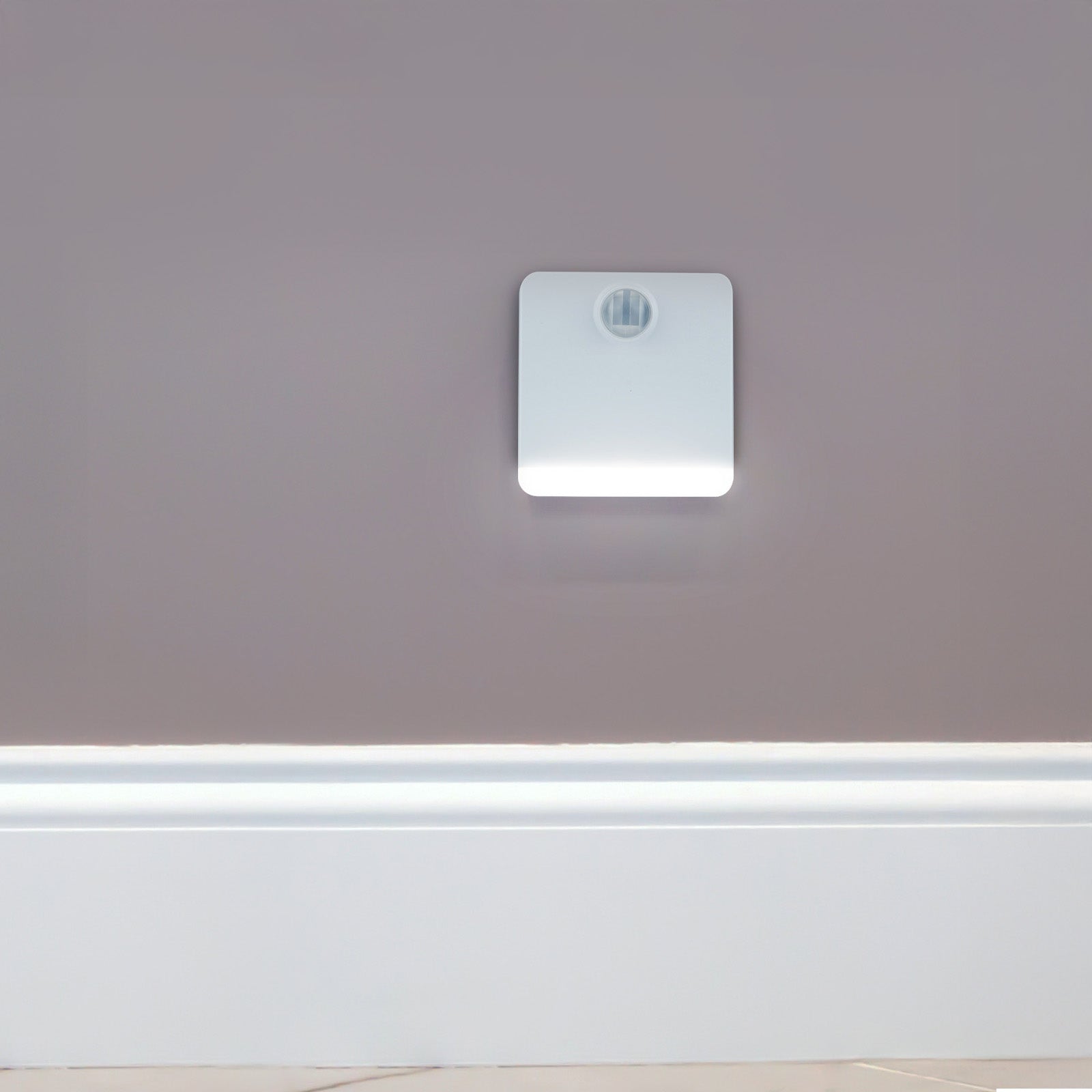 Arlec square white LED motion sensor night light with 3m range for indoor use