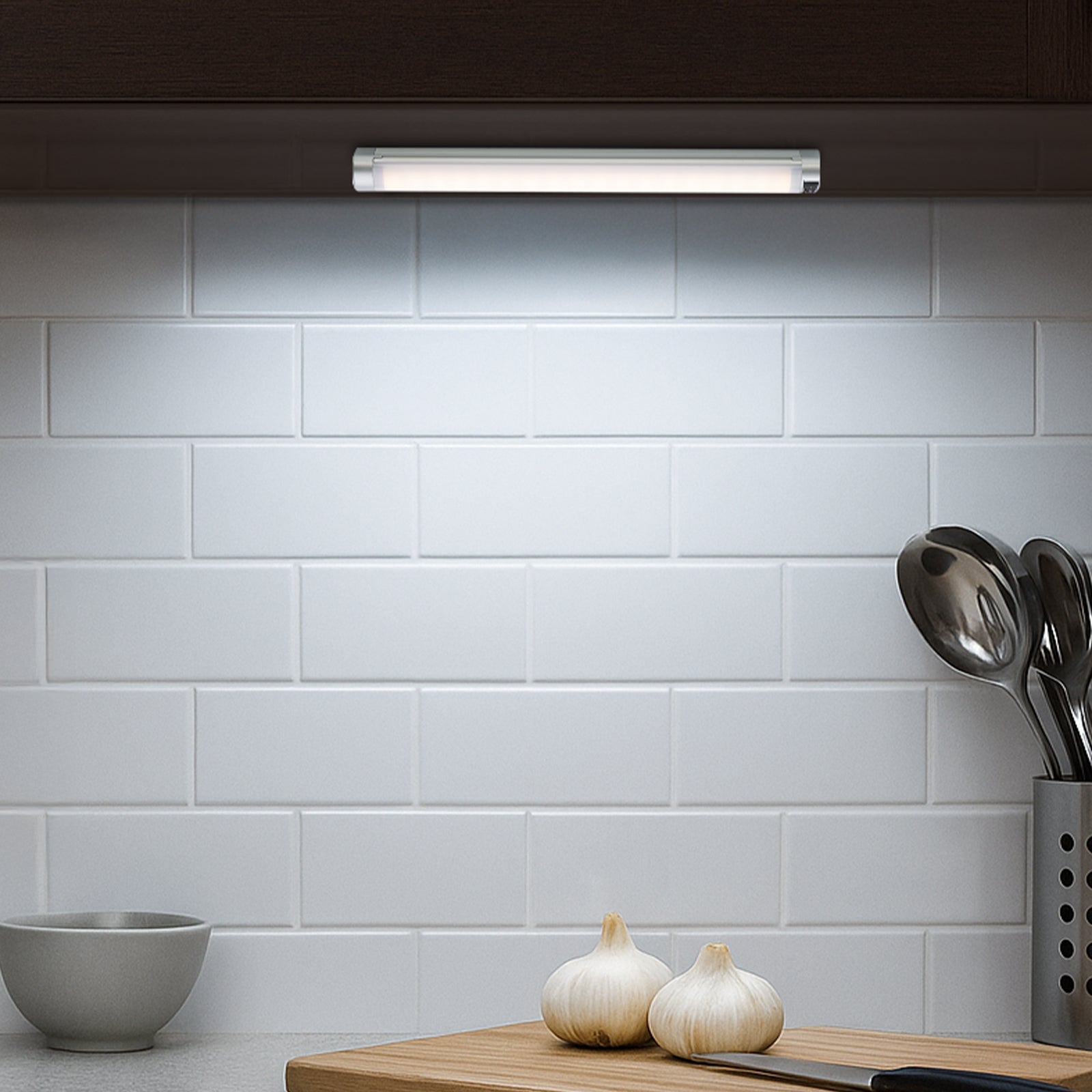 Arlec aluminium corner LED light, wide angle bar light for kitchens and cupboards