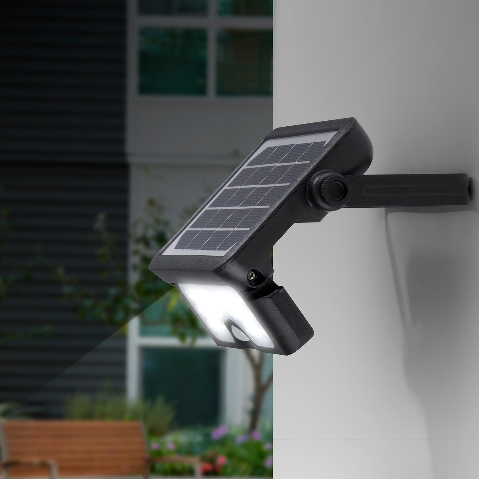 Arlec 7W integrated solar sensor LED floodlight – energy-efficient outdoor security lighting