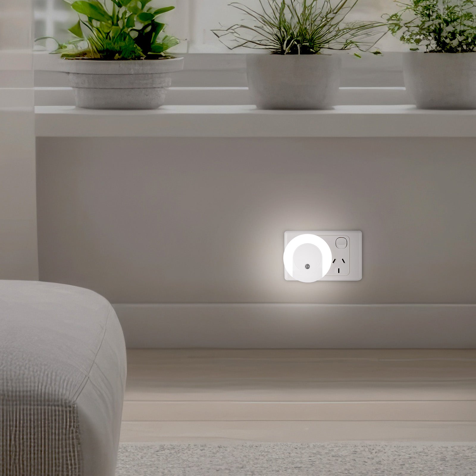 Arlec motion and light sensor plug-in night light for bedrooms and hallways