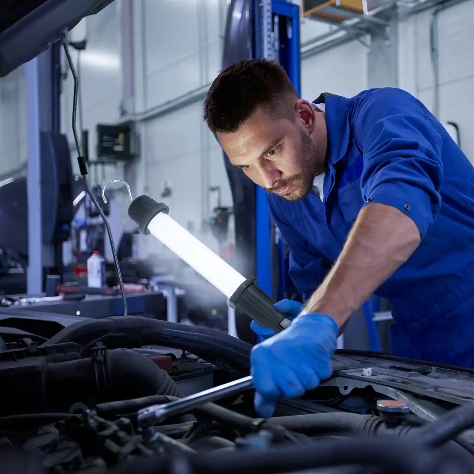 Arlec 8.5W LED inspection light with 700 lumens, 5m cable, IP44 rated