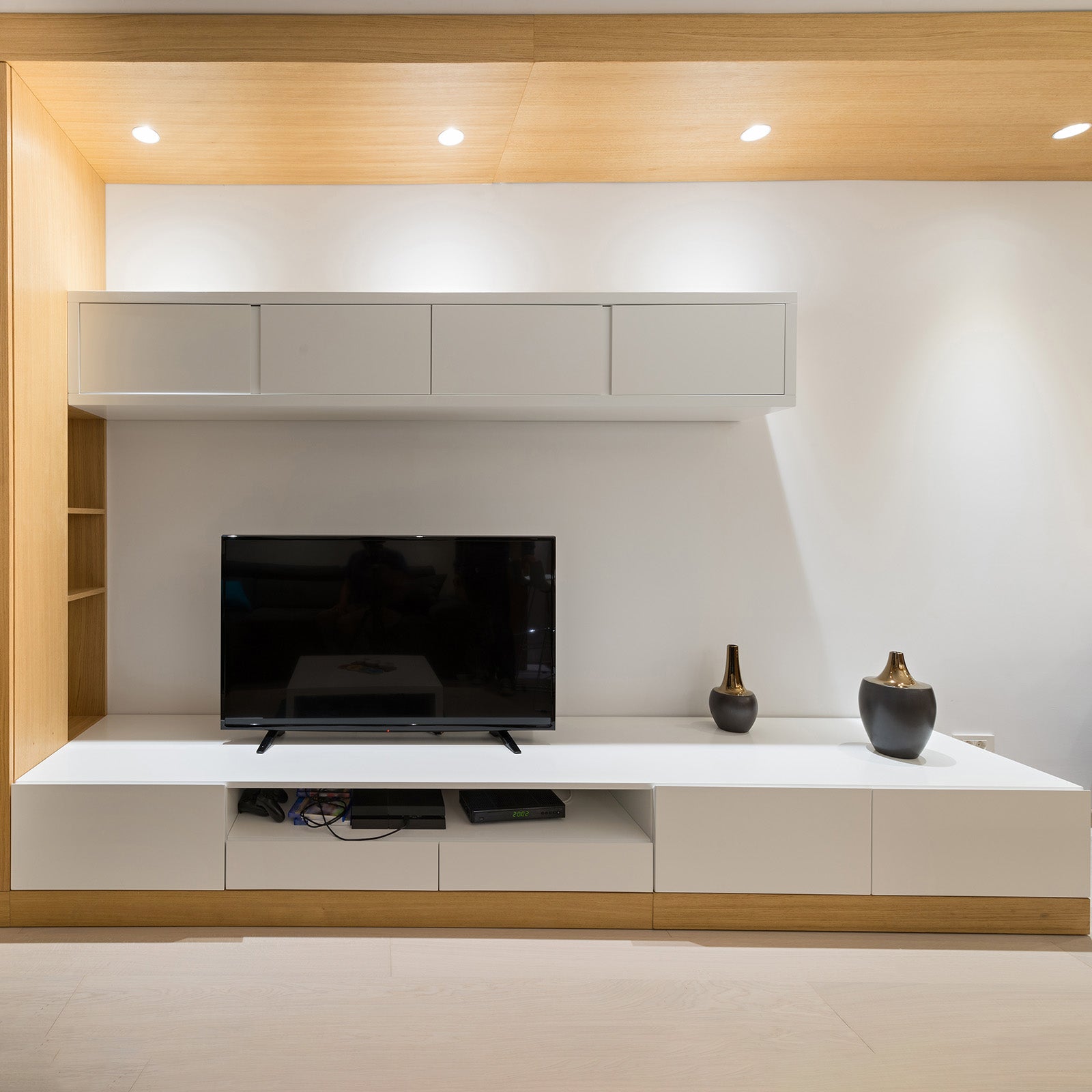 Arlec trade 10-pack LED downlights, tri-colour dimmable plug base lights, 92mm LED ceiling kit