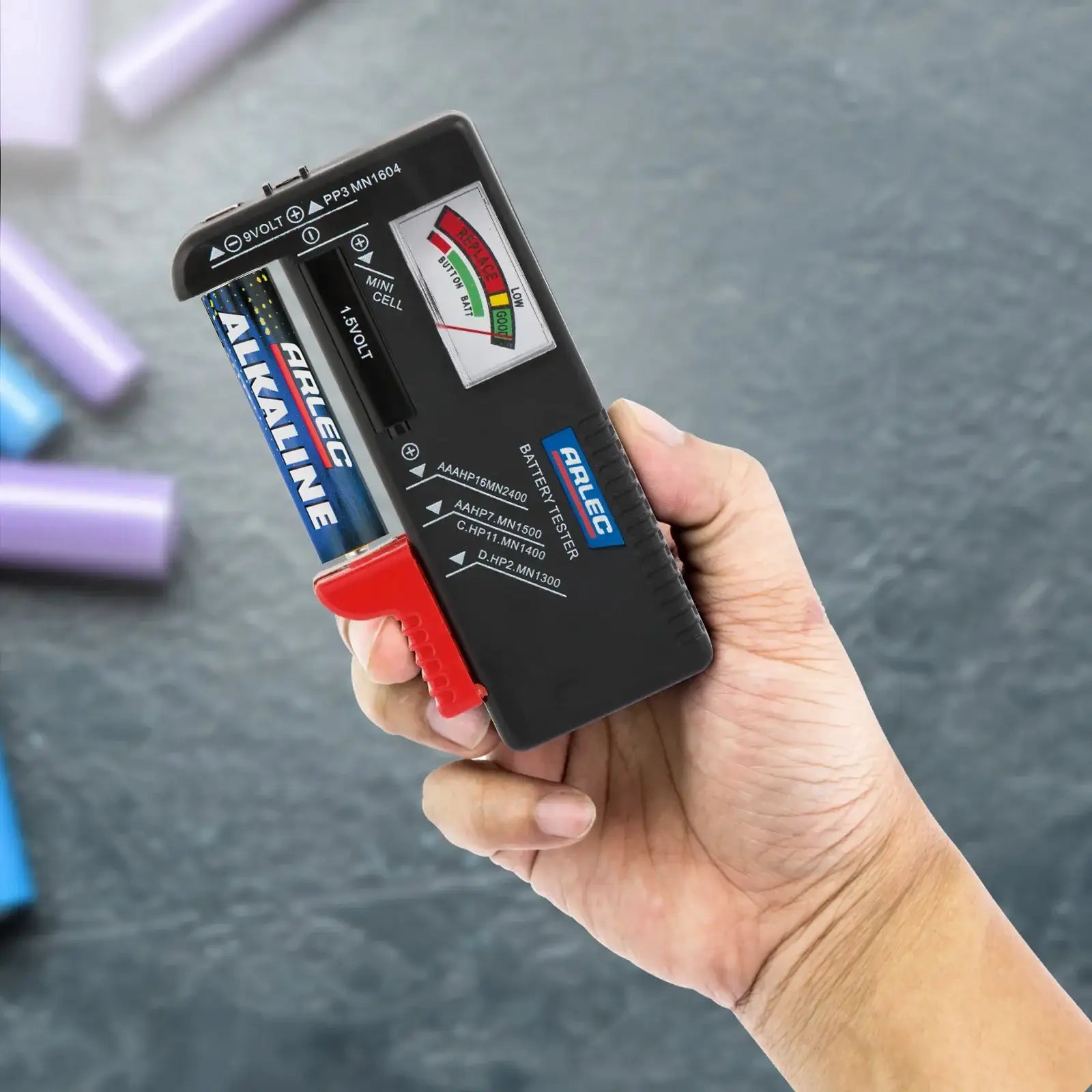 Battery tester for AAA, AA, C, D, 9V – Arlec with color-coded meter