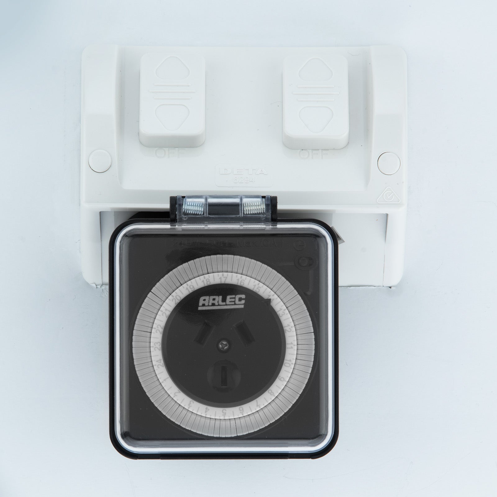 Arlec Black 24 Hour Weatherproof Timer – IP44 timer for garden, pool and outdoor appliances