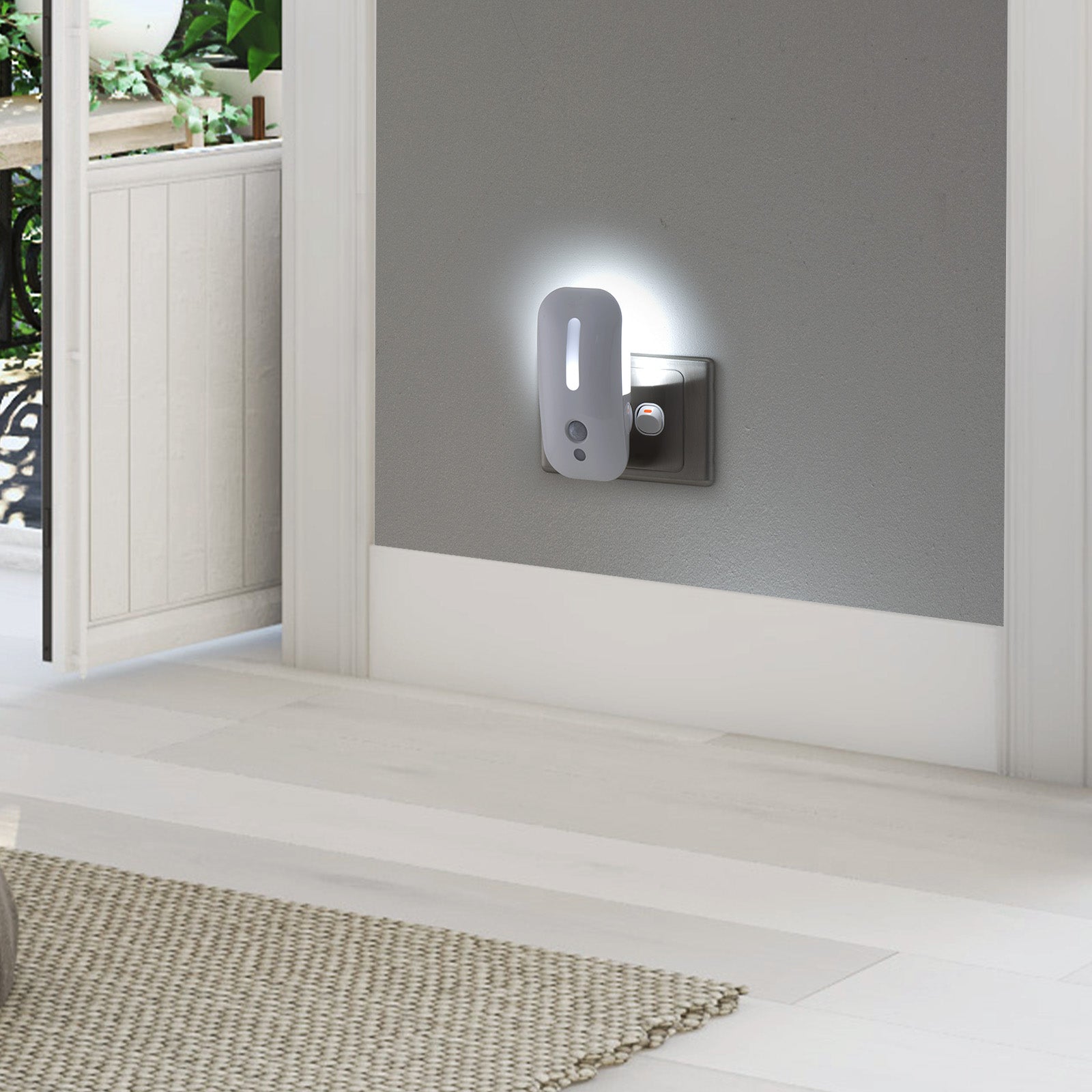 Arlec dual sensor LED mouse nightlight with dusk to dawn and motion detection modes