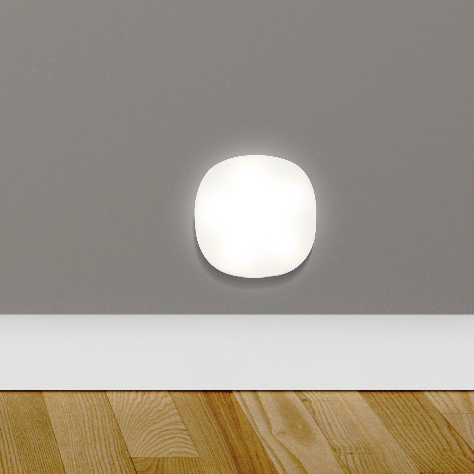 Arlec motion-activated LED nightlight, battery powered magnetic-mount soft light