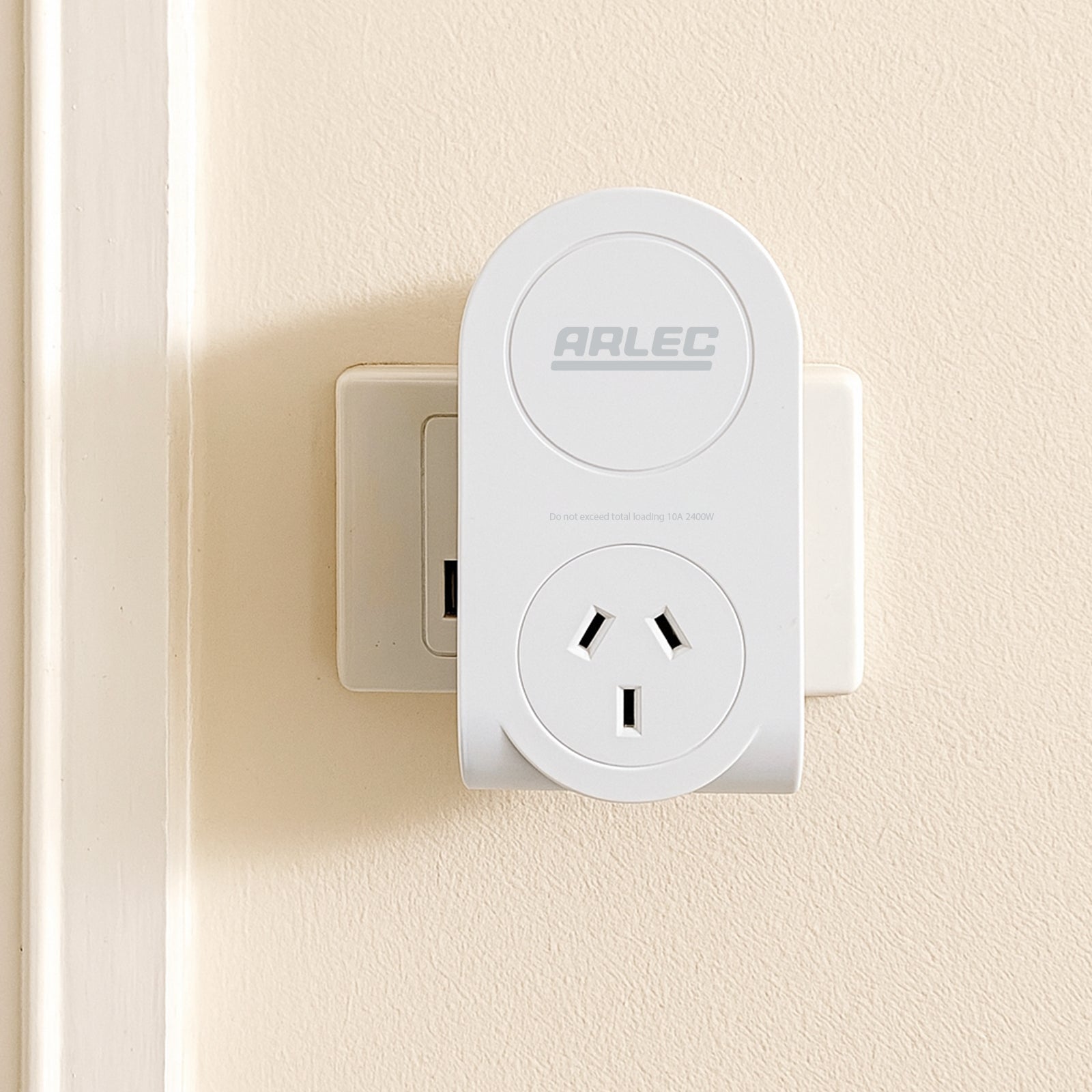 Retractable USB charger adaptor with extra USB port – Arlec 3-in-1 design