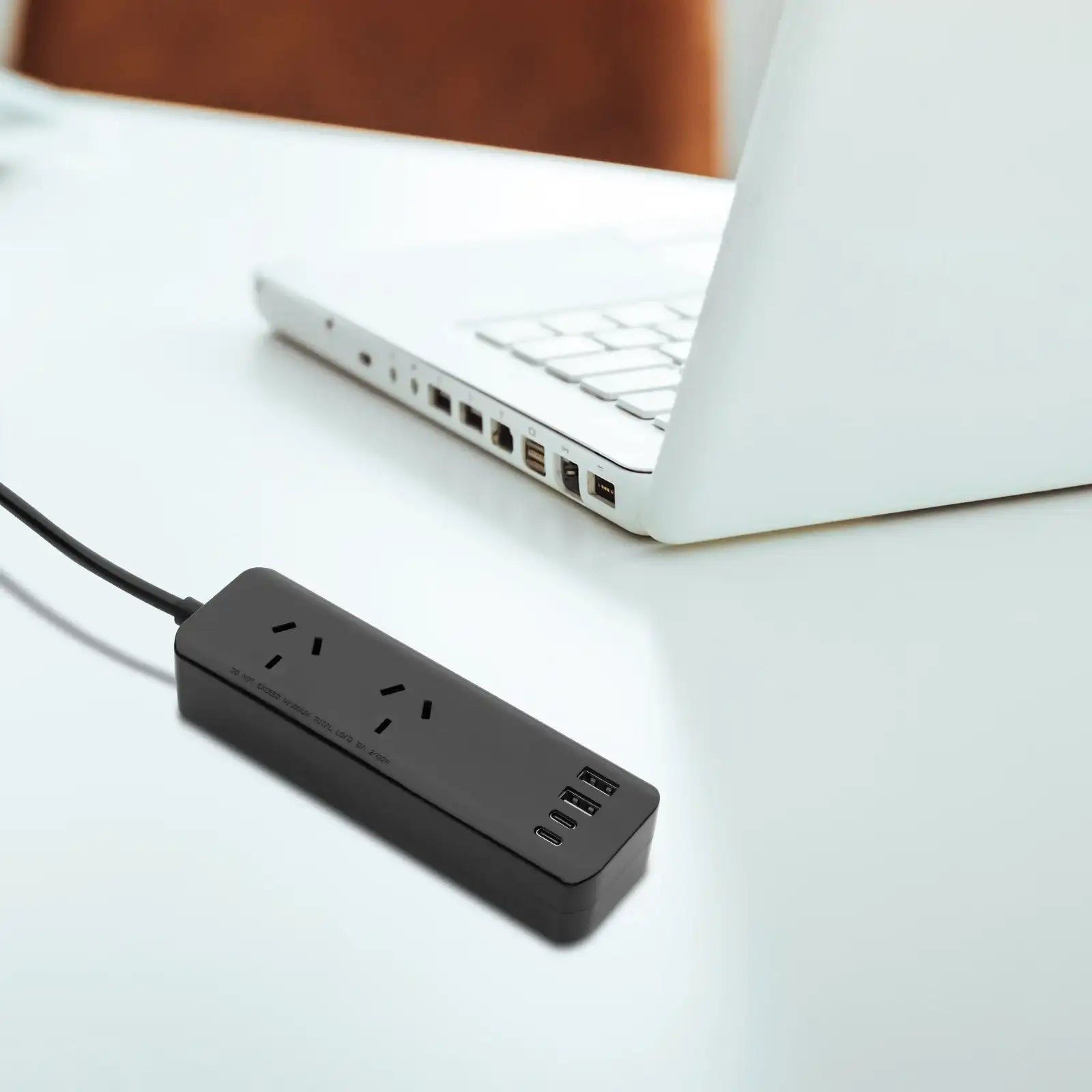 Arlec Travel Adaptor Kit Powerboard with PD30W USB C – travel power adaptor with USB C, rapid charge, compact powerboard for overseas use