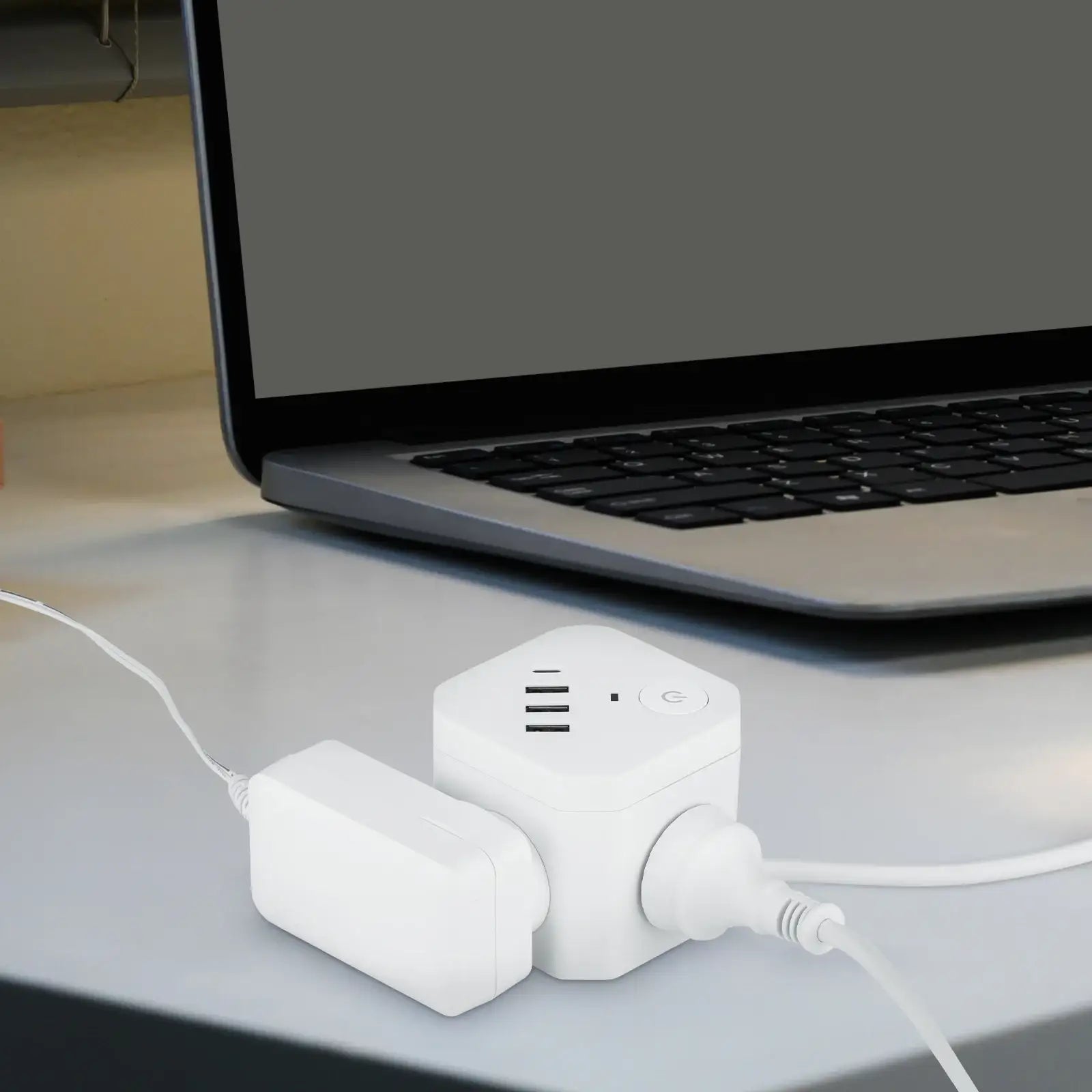 4 outlet power cube with USB 3A+1C – 3.4A – compact USB cube powerboard for fast charging