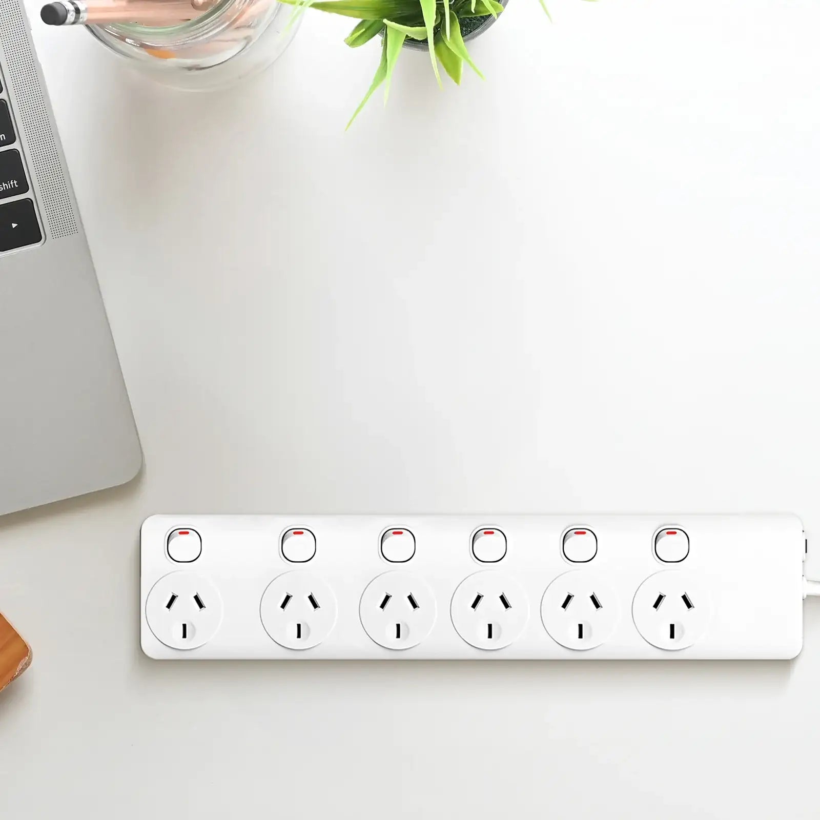 6 outlet 6 switch power board – switch-controlled powerboard for multiple devices