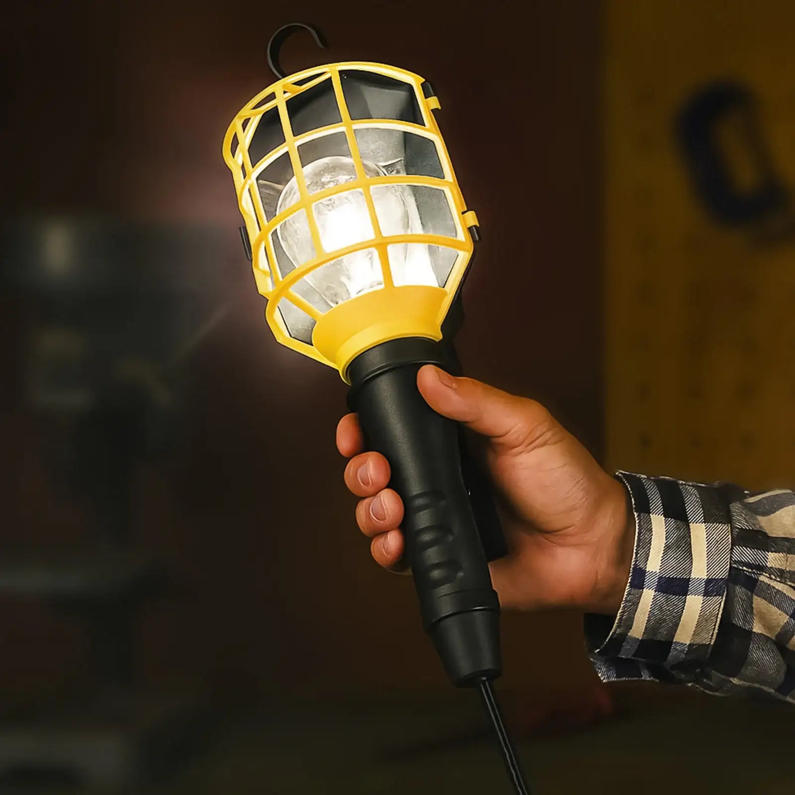 Heavy duty 12V worklight with cage guard, compatible with Edison globe (not included)