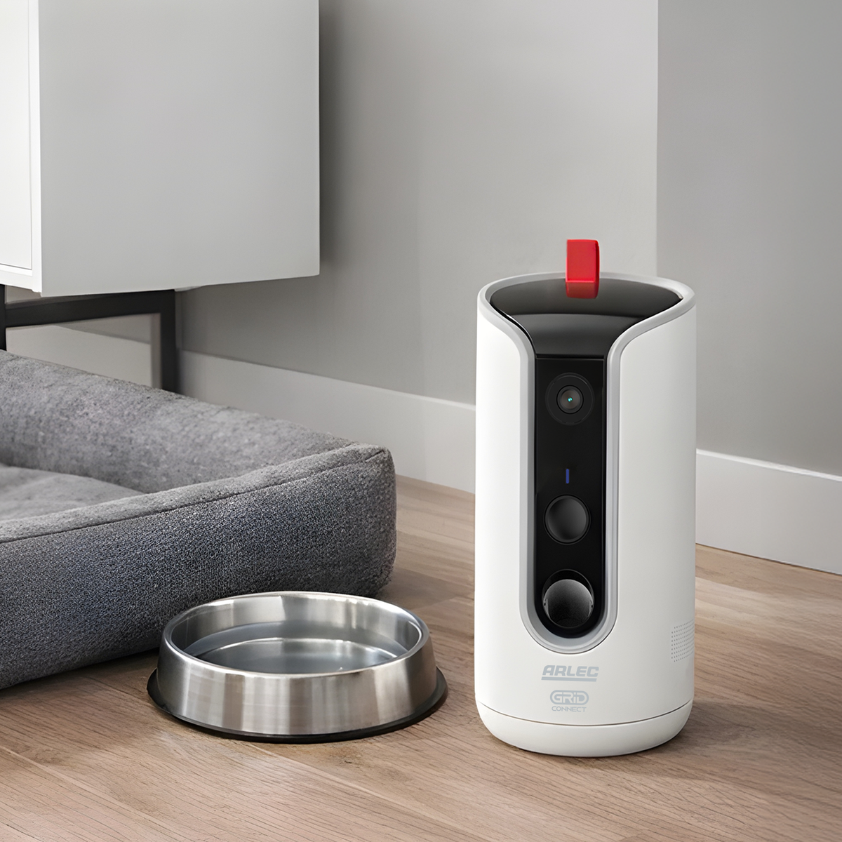 Arlec White Grid Connect Smart Treat Dispenser With Camera