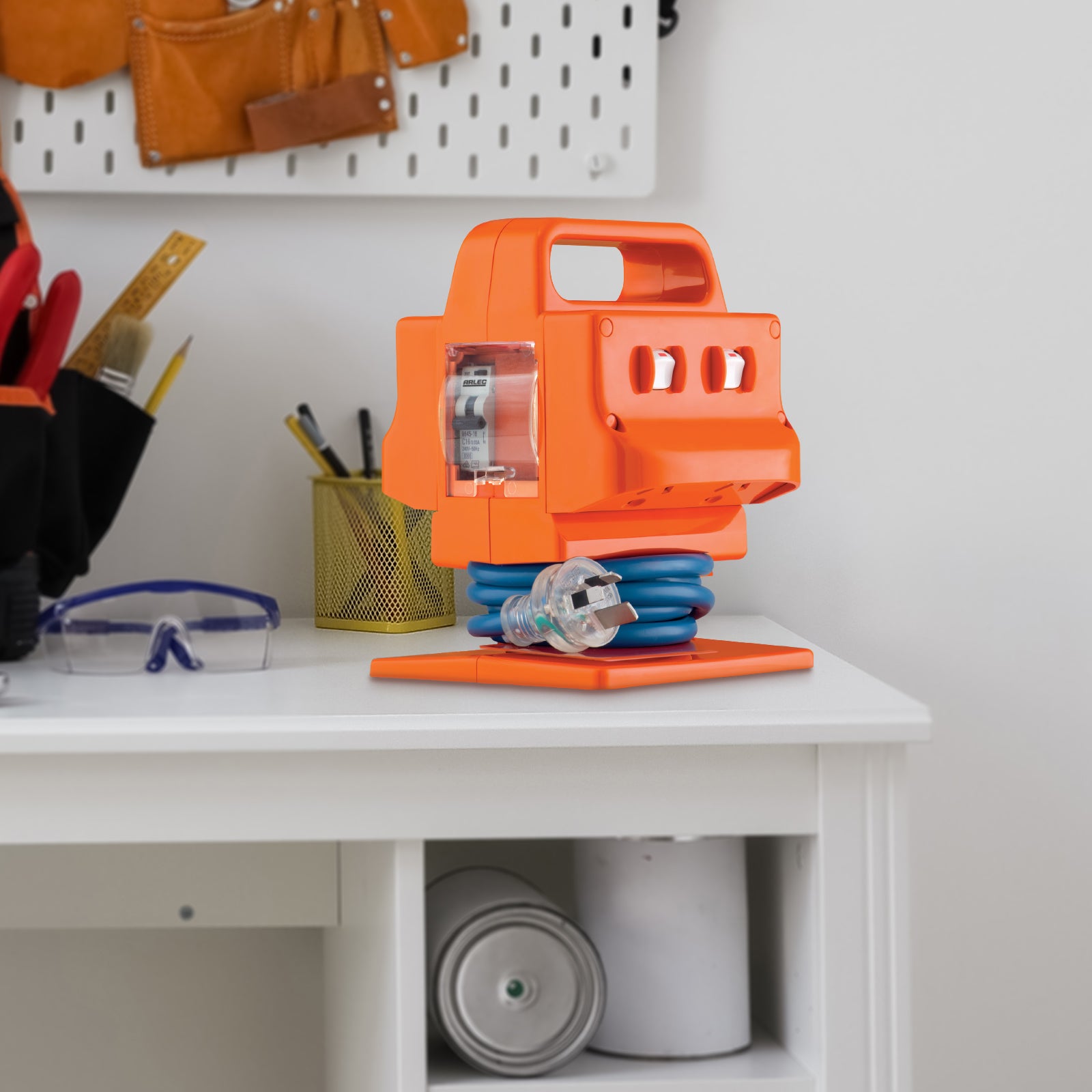 Arlec 15A Heavy Duty 4 Outlet Power Block with Safety Switch for job sites