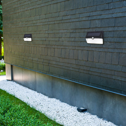 Arlec 200 lumen solar sensor floodlight – outdoor motion-activated garden light with 6m detection and IP44 rating