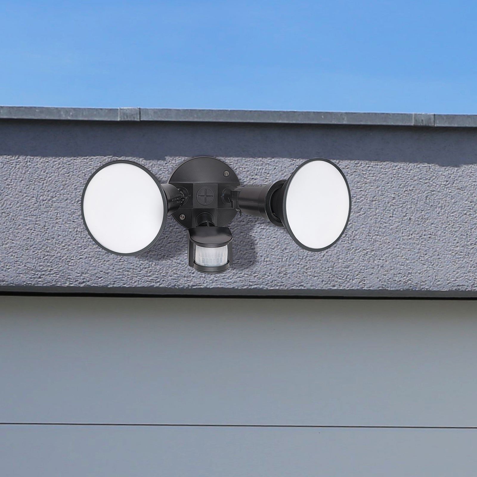 20W smart motion sensor light with app timer, override control, Grid Connect app, voice assistant compatibility