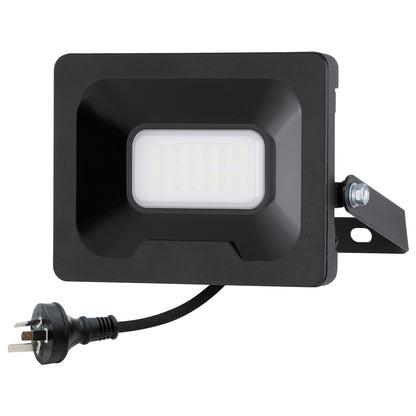 Arlec 20W DIY LED security floodlight – outdoor aluminium IP65 light with wide beam angle and plug-in installation