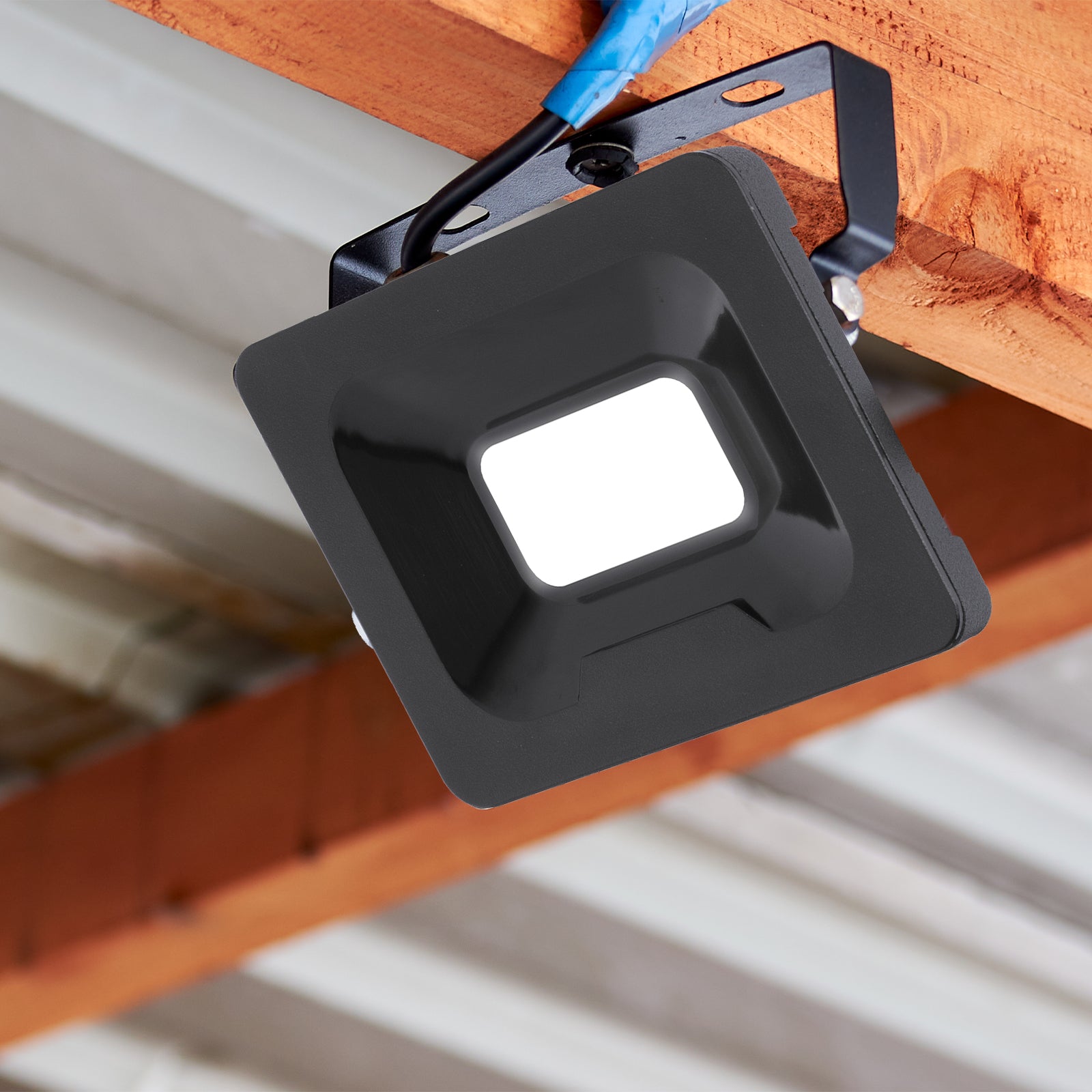 Arlec 50W LED DIY security floodlight – high-power outdoor floodlight with IP65 aluminium housing and 100° beam