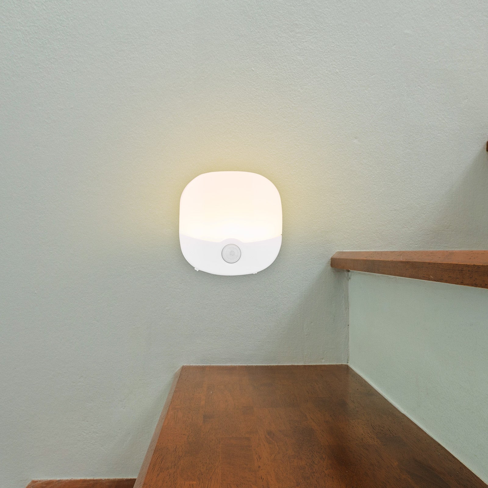 Arlec rechargeable square motion sensor LED night light, linkable indoor lamp