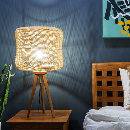 Smart B15 fancy globe with RGB lighting, CCT tuning, Grid Connect app, voice control enabled