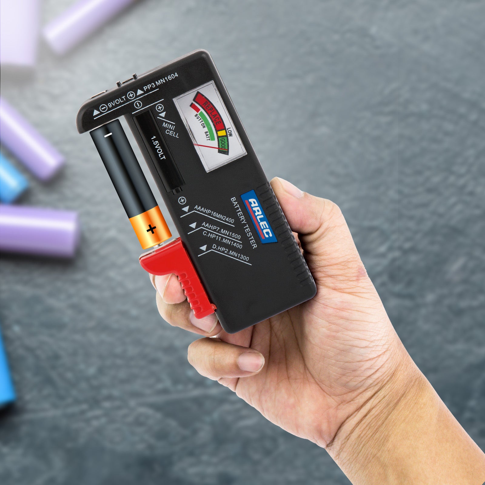 Battery tester for AAA, AA, C, D, 9V – Arlec with color-coded meter