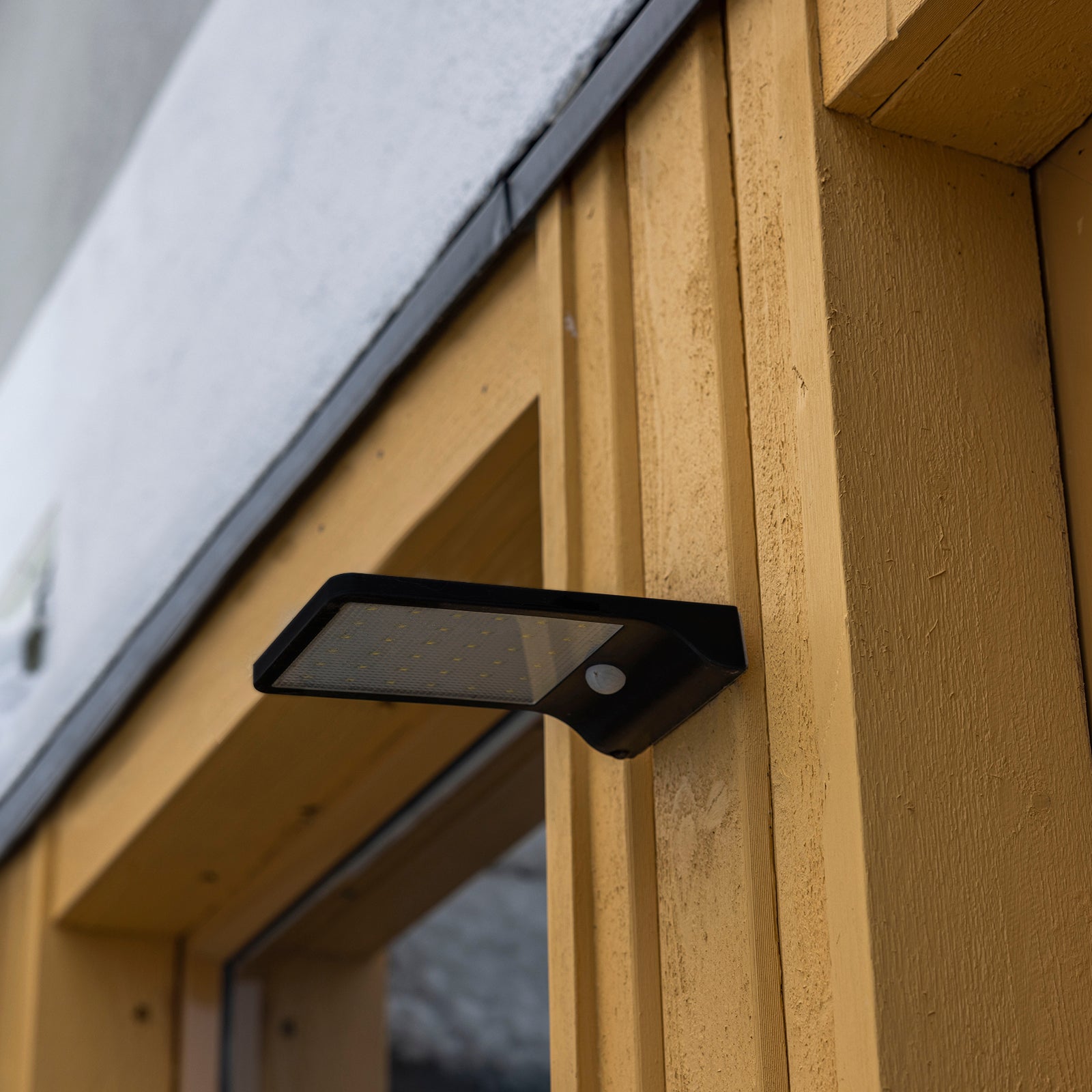 Arlec Black Ritter Sensor Solar Wall Light - solar powered light, motion sensor light, exterior wall light