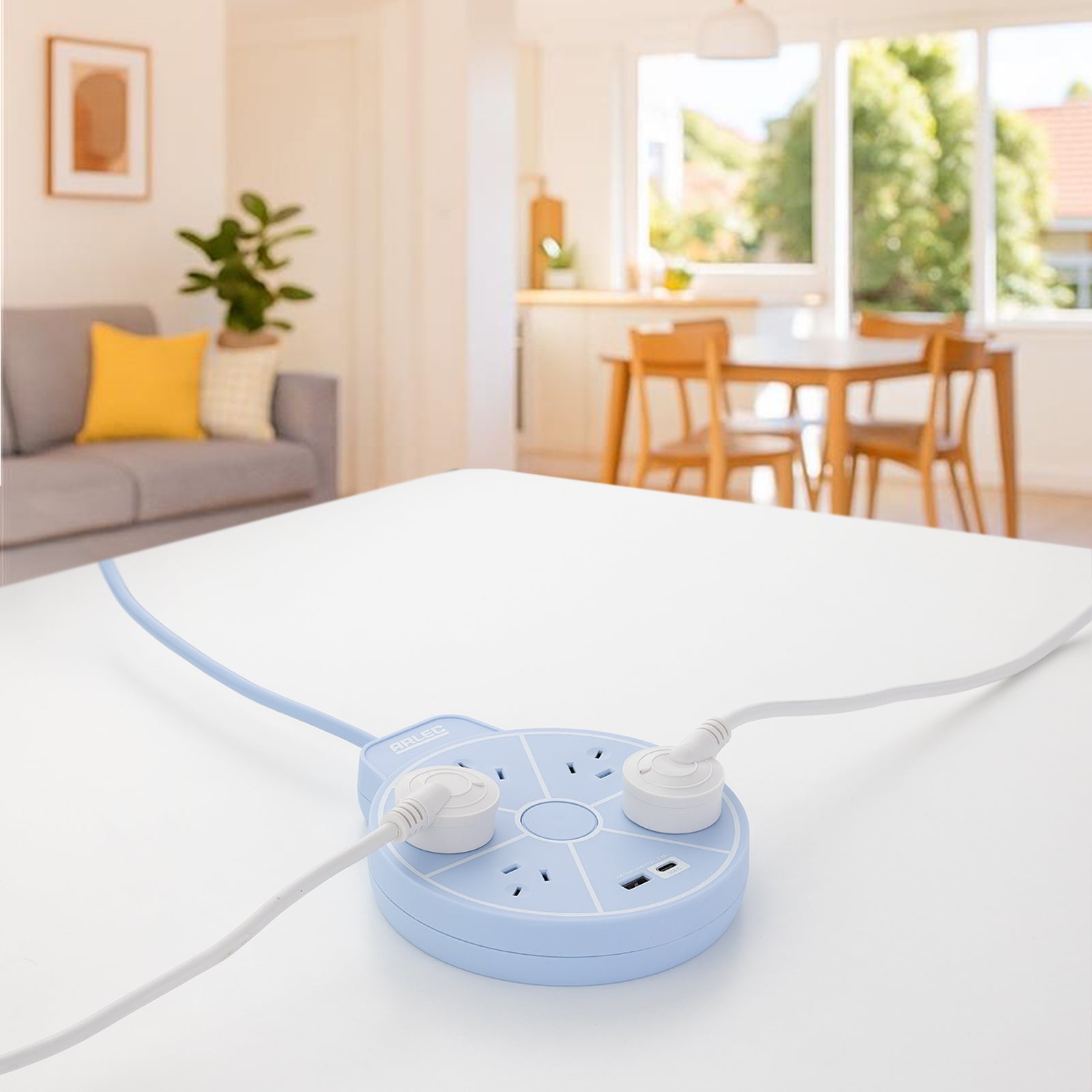 5 outlet round powerboard with USBs – blue – circular design extension board with USB charging