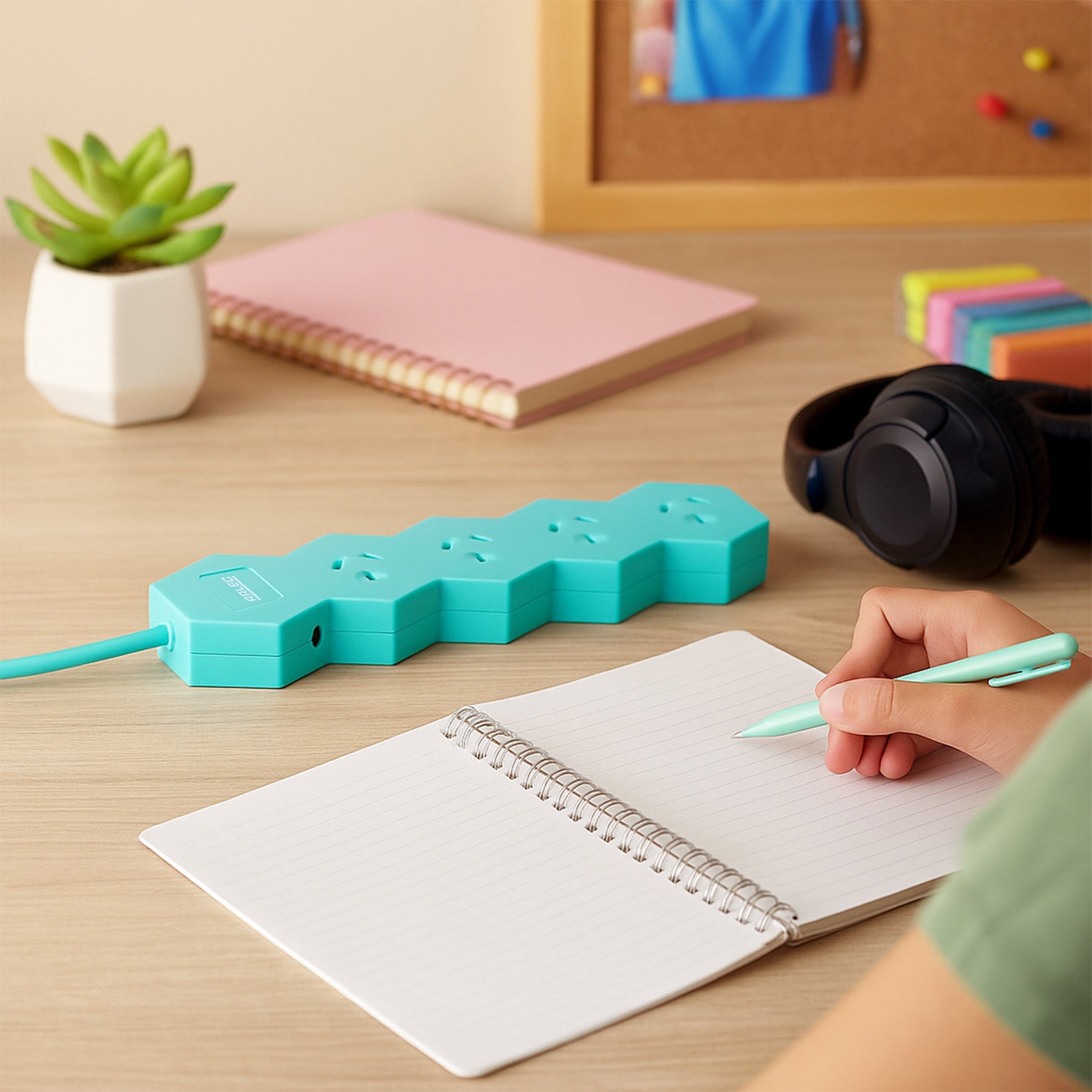 4 outlet teal powerboard – teal coloured home/office powerboard with 4 sockets