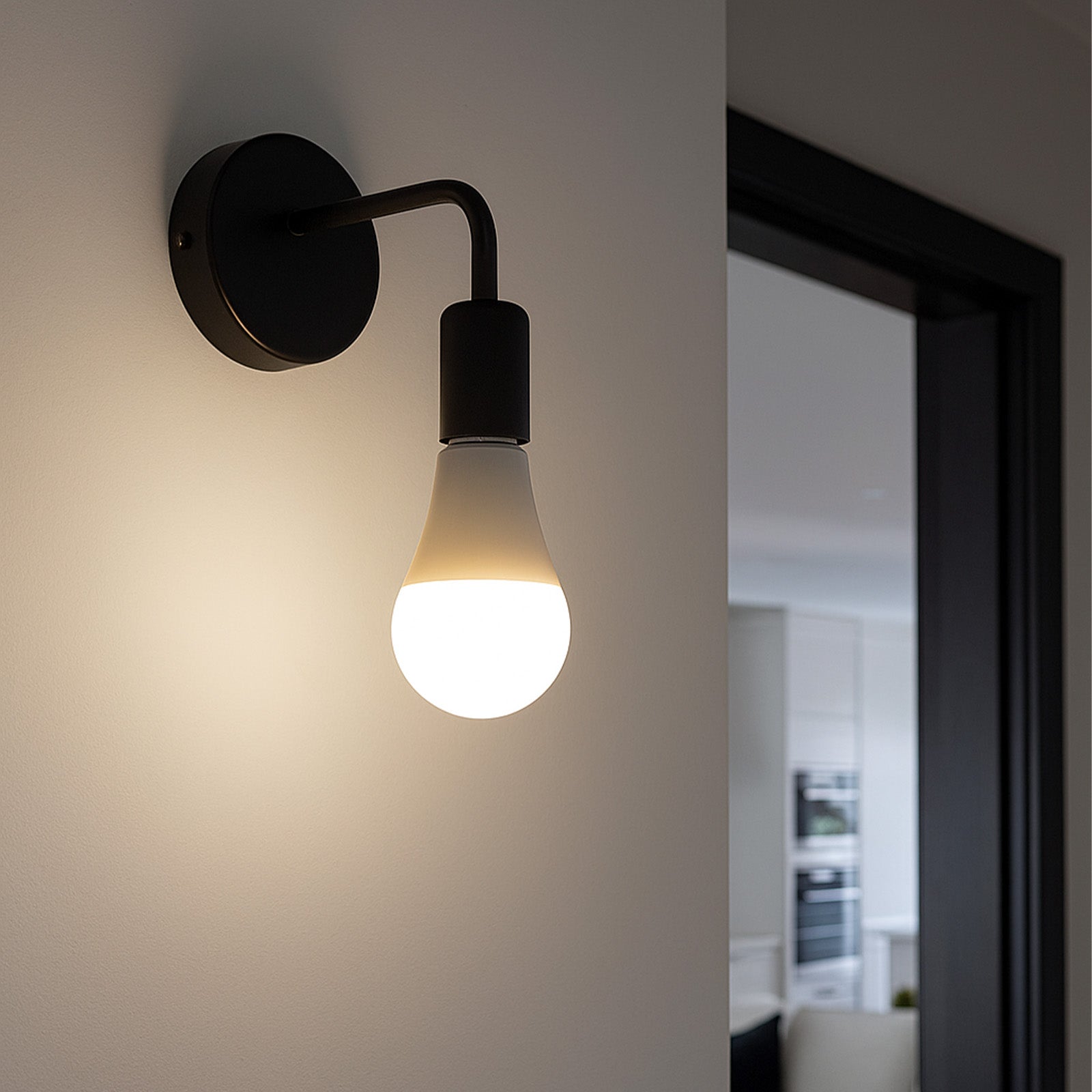 Smart E27 LED 12W light with CCT adjustment, app dimming, Google Assistant, Alexa and Grid Connect compatibility