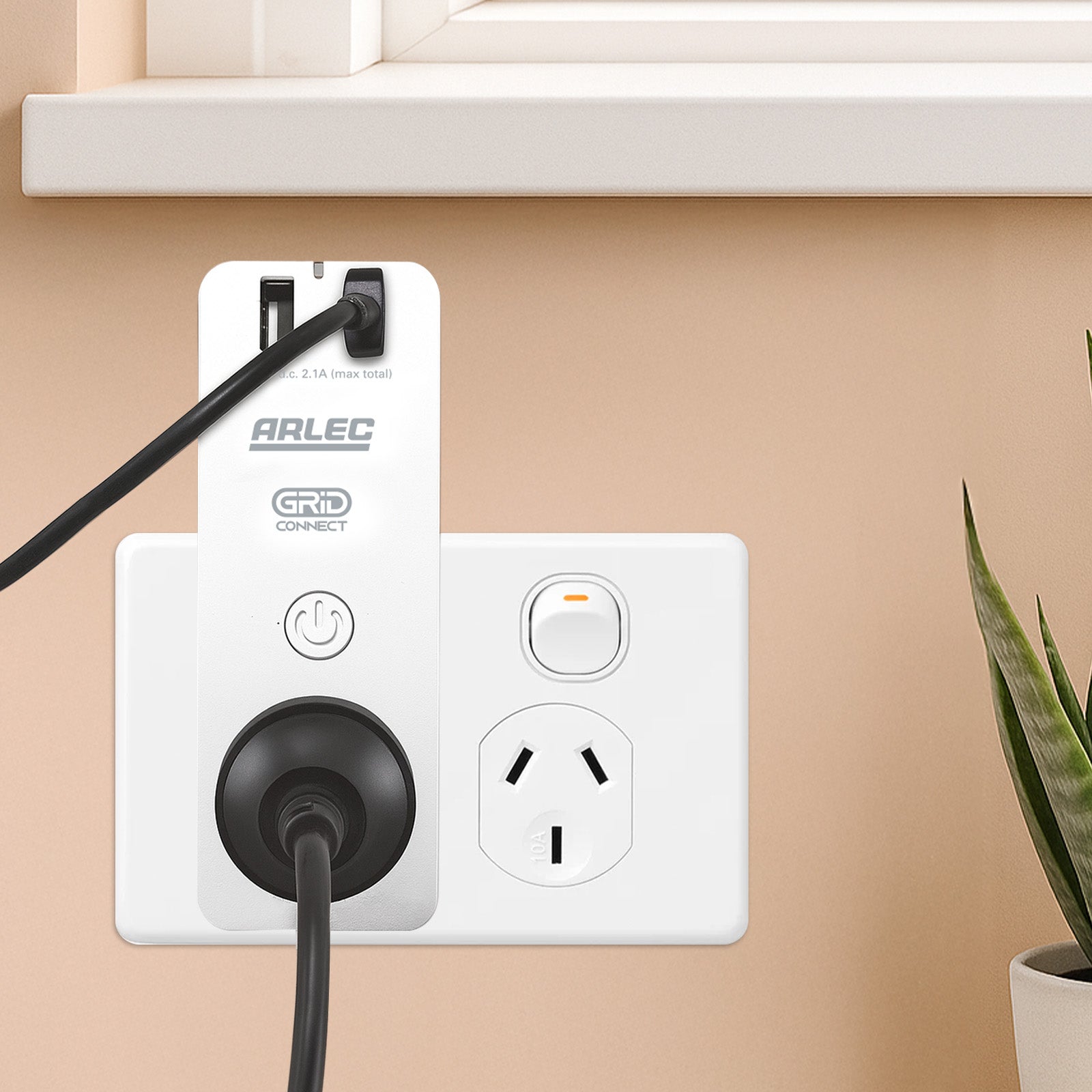 Arlec smart plug with USB, Wi-Fi socket for home automation, Grid Connect compatible power adaptor
