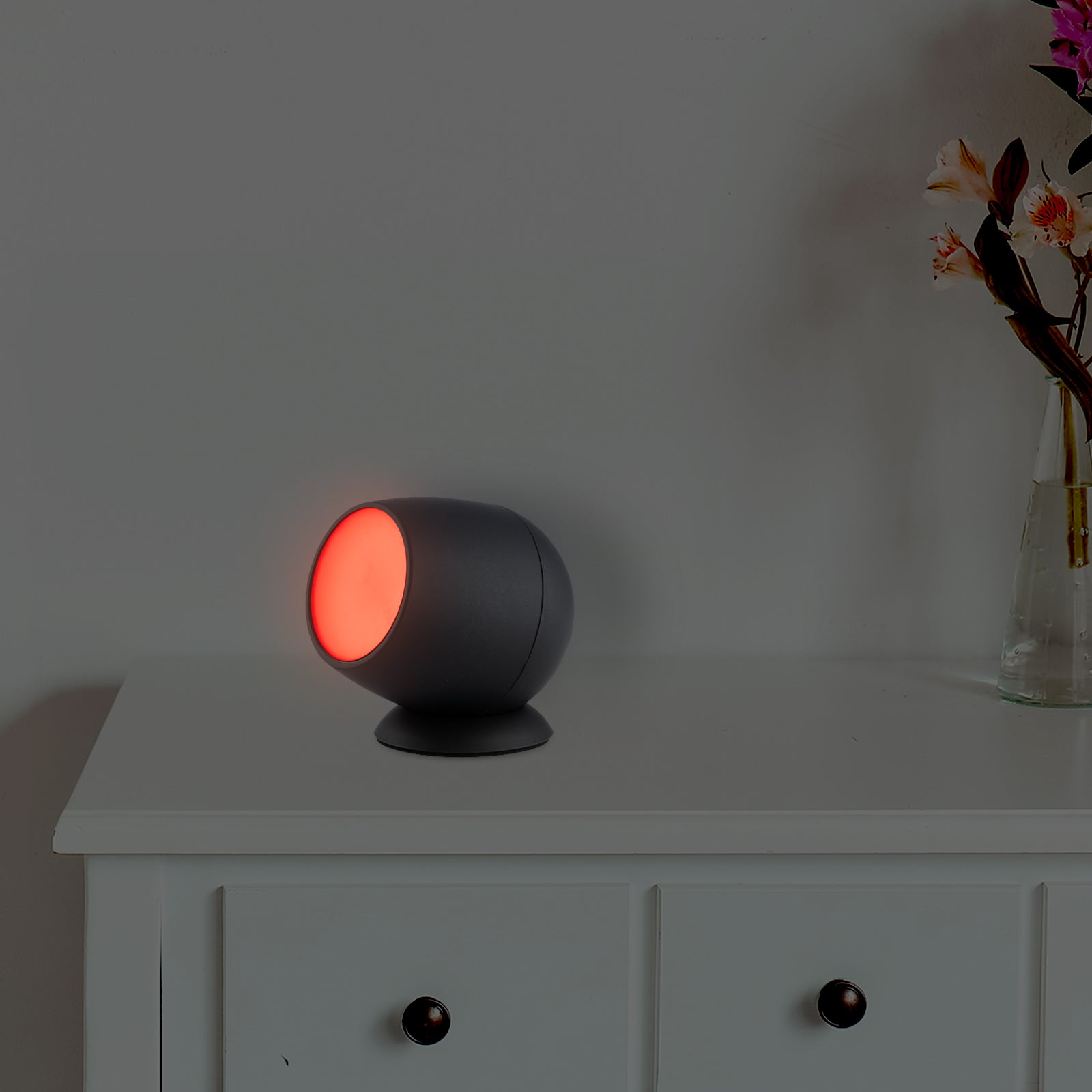 Smart tabletop spotlight with RGB and white LEDs, USB powered, Wi-Fi app control, Google and Alexa compatible