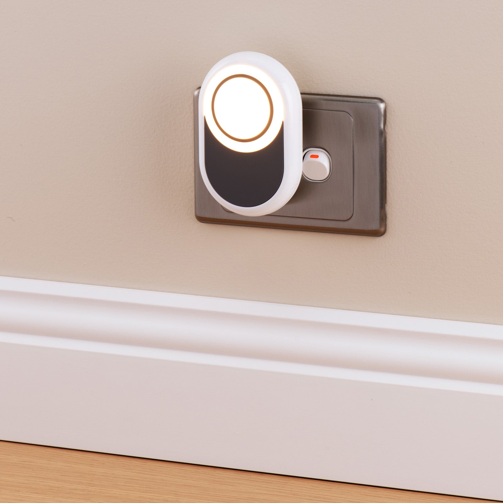 Arlec pill plug-in LED night light 240V with dusk-to-dawn sensor for bedroom & hallway