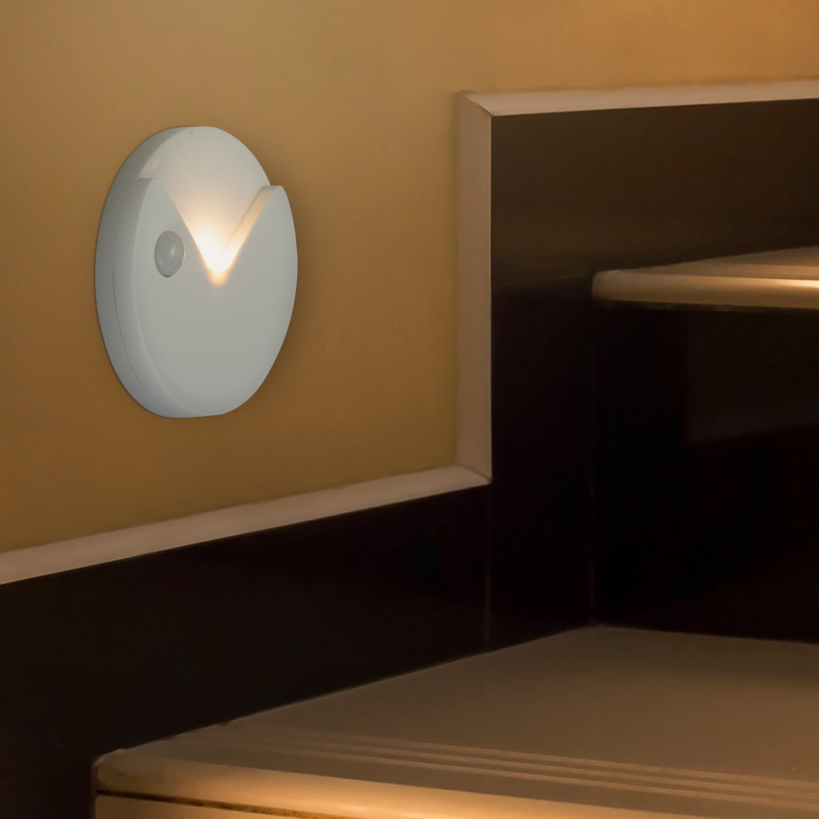 Arlec movement-activated LED night light, battery powered soft glow sensor lamp