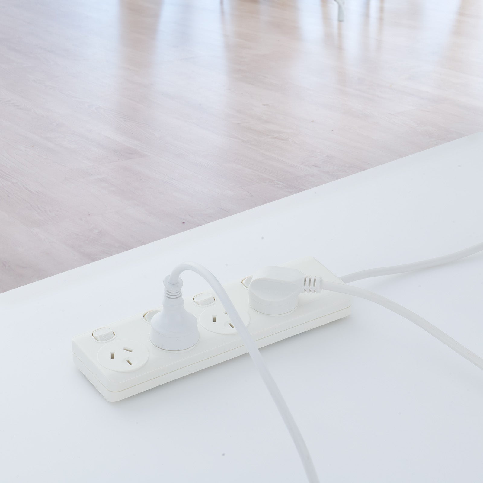 Individually Switch 4 Outlet Powerboard – 4 switch control surge protected extension board