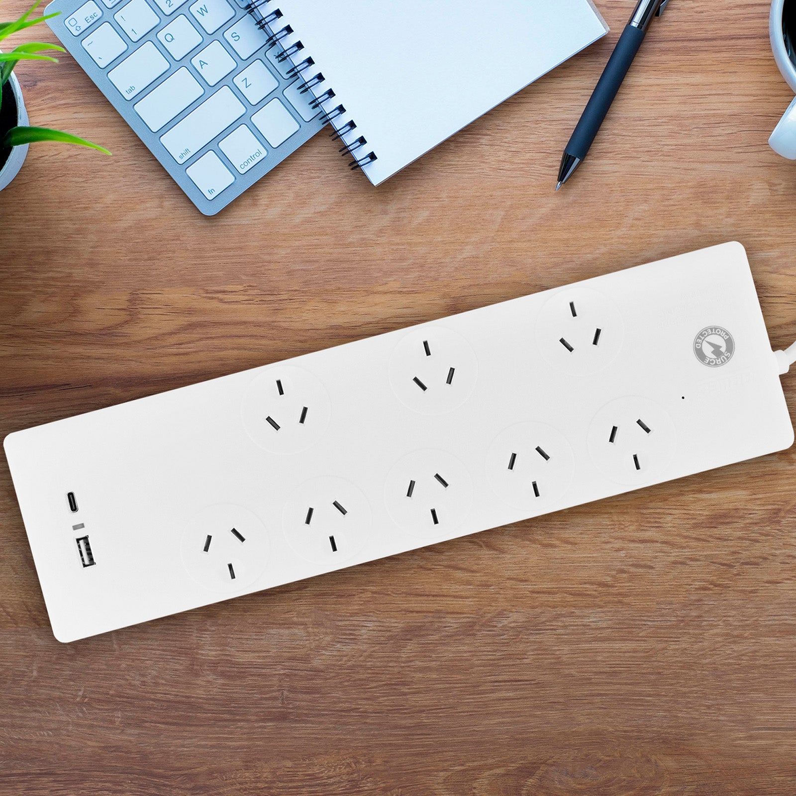 8 outlet entertainment power board with dual USBs A & C – USB charging powerboard for media devices