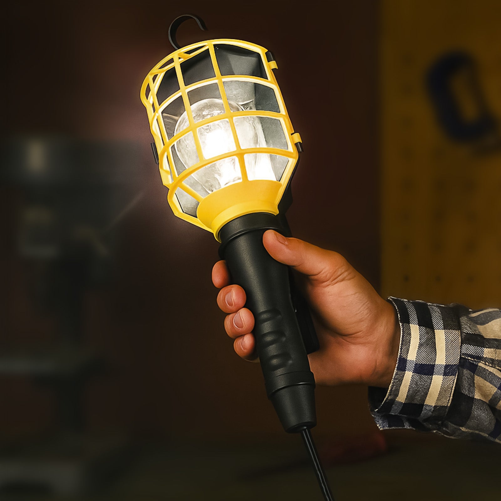 Heavy duty 12V worklight with cage guard, compatible with Edison globe (not included)